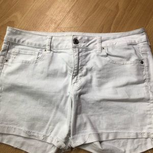 American Eagle white midi shorts